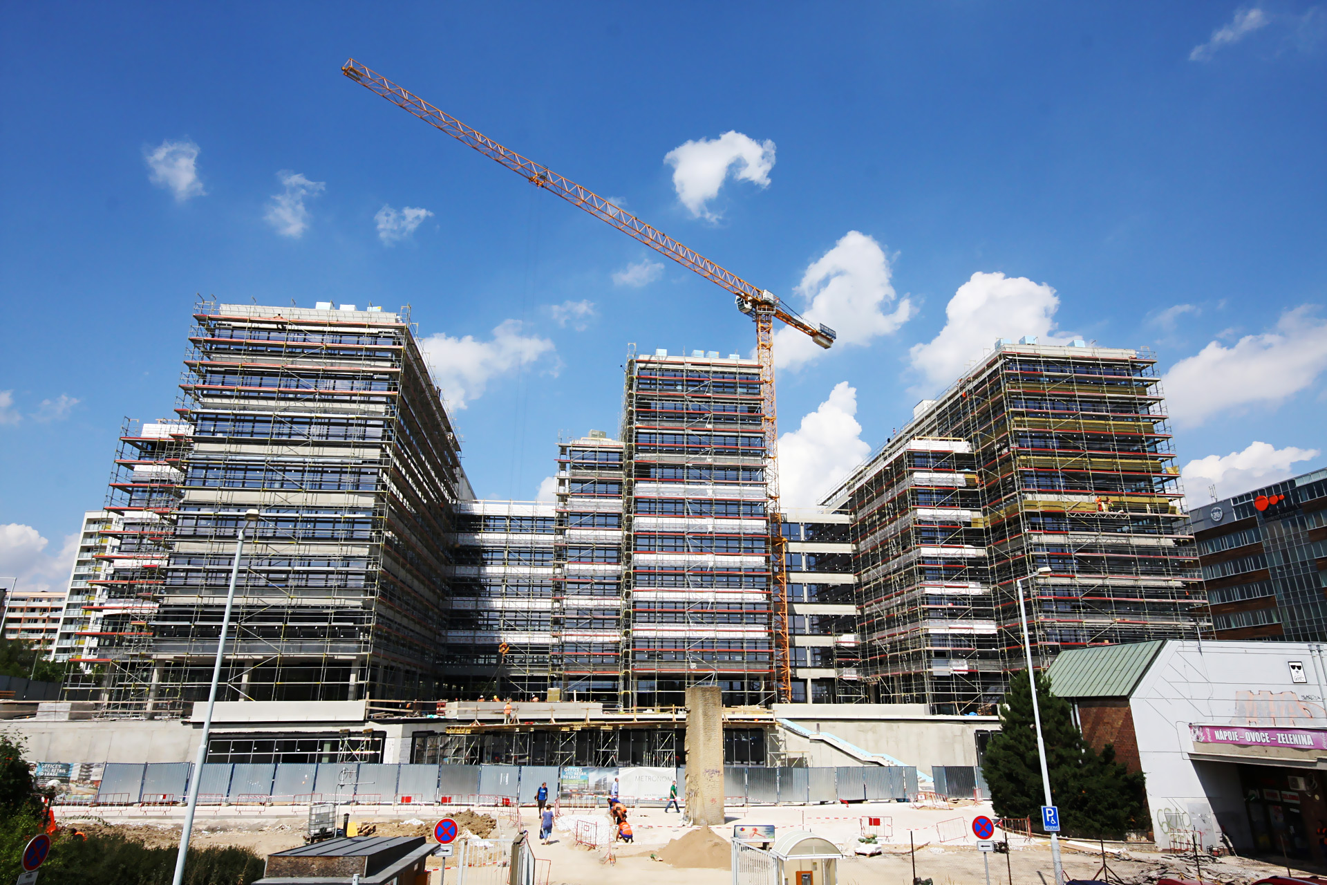 Metronom Business Center, Praha 5 – fasádní lešení ALFIX 70